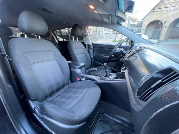 KIA SPORTAGE LX 2.0 - Imagen 10