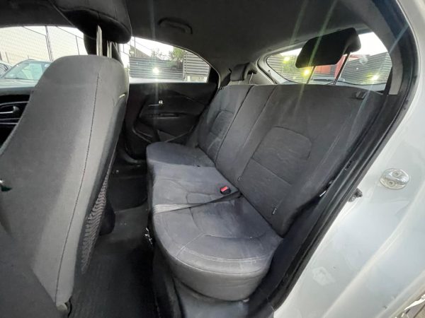 KIA RIO 5 EX 1.4 - Imagen 9