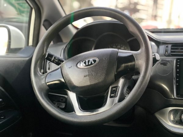 KIA RIO 5 EX 1.4 - Imagen 13