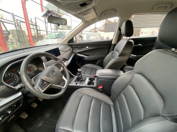 JAC JS8 LUXURY SE 6 MT - Imagen 2