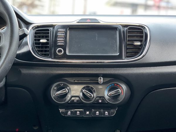 KIA SOLUTO LX 1.4 - Imagen 11