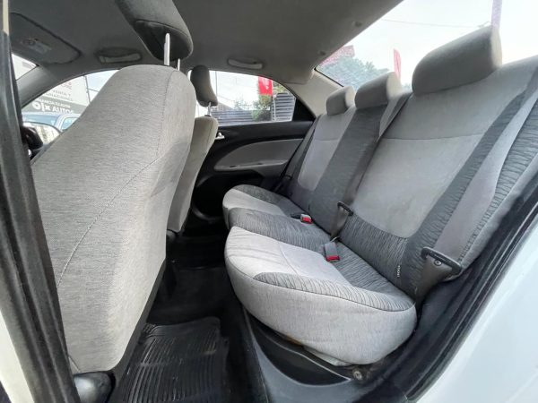 KIA SOLUTO LX 1.4 - Imagen 12