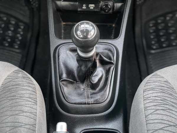 KIA SOLUTO LX 1.4 - Imagen 14
