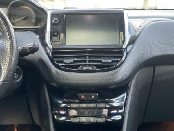 PEUGEOT 2008 GT LINE 1.2 AUT - Imagen 14
