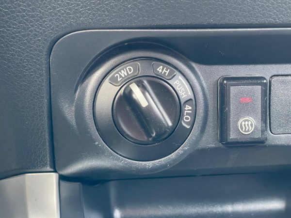 NISSAN NP300 2.3 DIESEL 4X4 - Imagen 2