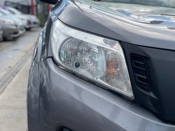 NISSAN NP300 2.3 DIESEL 4X4 - Imagen 9